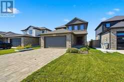 122 GILMOUR DRIVE | Lucan Biddulph Ontario | Slide Image Three