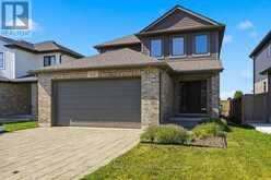 122 GILMOUR DRIVE | Lucan Biddulph Ontario | Slide Image Five