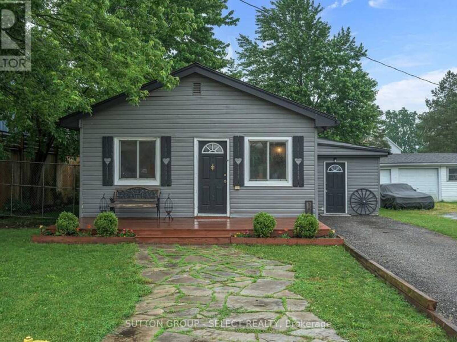 152 ELM STREET, West Elgin, Ontario N0L 2P0