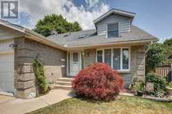48 CLARENDON CRESCENT | London Ontario | Slide Image Four