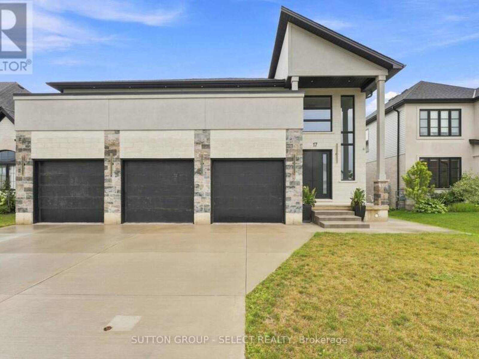 17 ARROWWOOD PATH, Ilderton, Ontario N0M 2A0