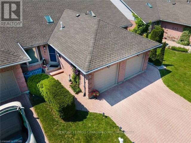 5 - 90 ONTARIO STREET S Grand Bend Ontario, N0M 1T0 - 3 Bedrooms Condo For Sale