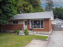 82 LANGTON ROAD London Ontario, N5V 2M1