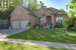 135 PLANE TREE DRIVE | London Ontario | Slide Image Three