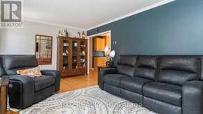 295 TWEEDSMUIR AVENUE | London Ontario | Slide Image Five