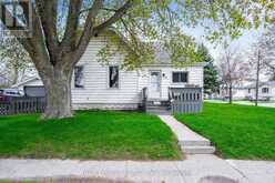 30 PARK AVENUE E | Chatham Ontario | Slide Image One