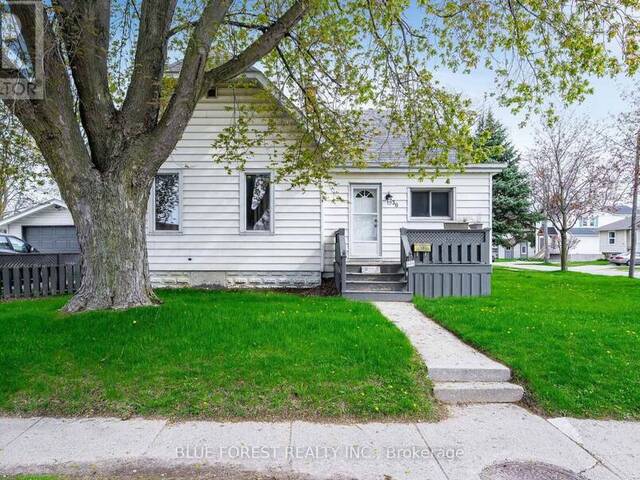 30 PARK AVENUE E Chatham Ontario, N7M 3V5 - 4 Bedrooms Home For Sale