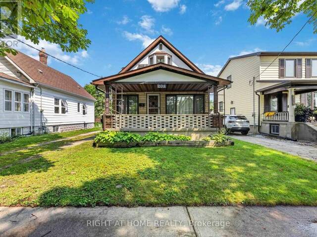 208 ROSS AVENUE Sarnia Ontario, N7T 1J7 - Property For Sale