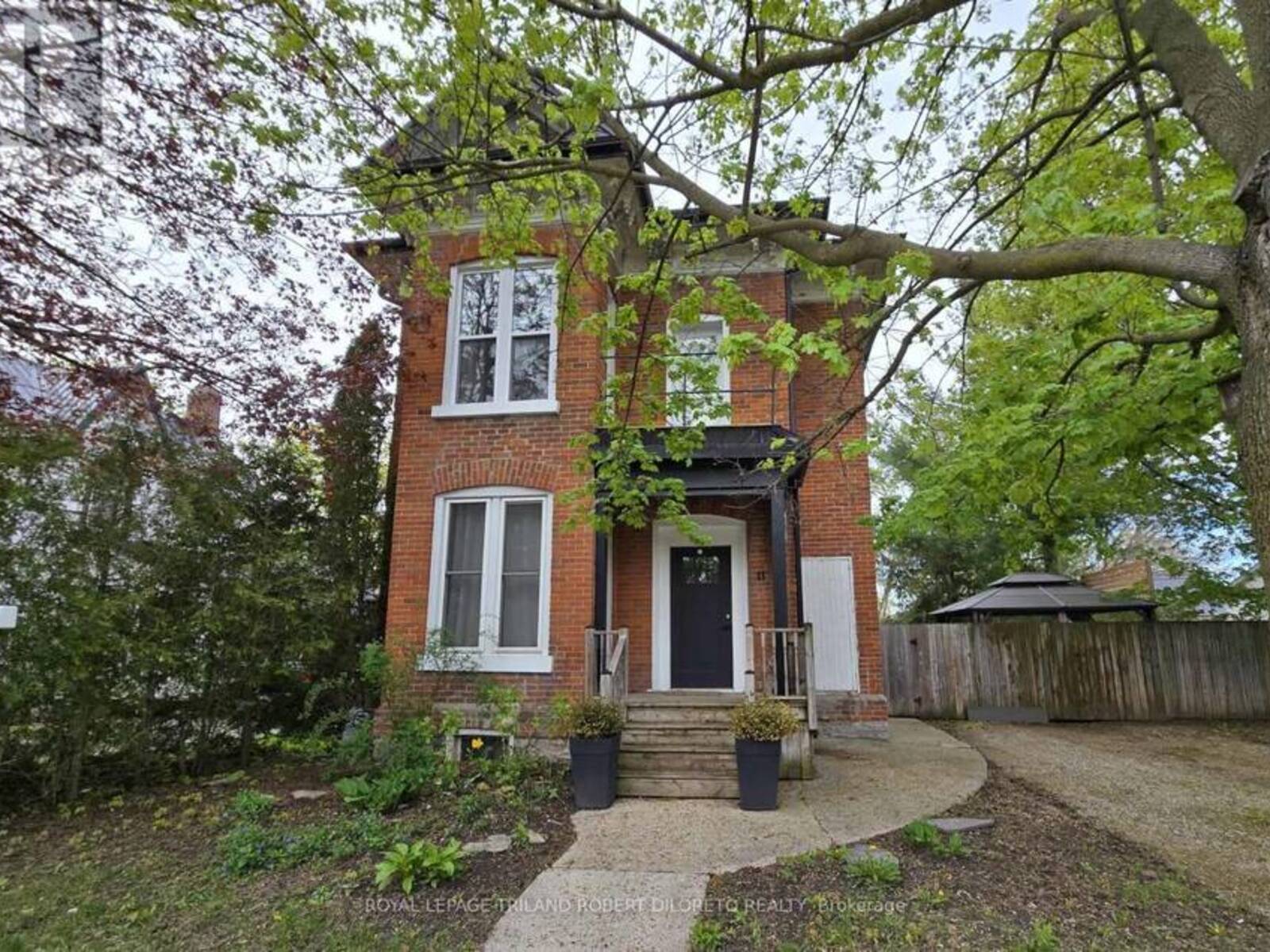 11 MAPLE STREET W, Aylmer, Ontario N5H 1B8