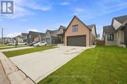 130 SCOTTS DRIVE | Lucan Biddulph Ontario | Slide Image Three