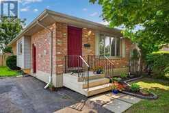 7 FANJOY DRIVE | St. Thomas Ontario | Slide Image One