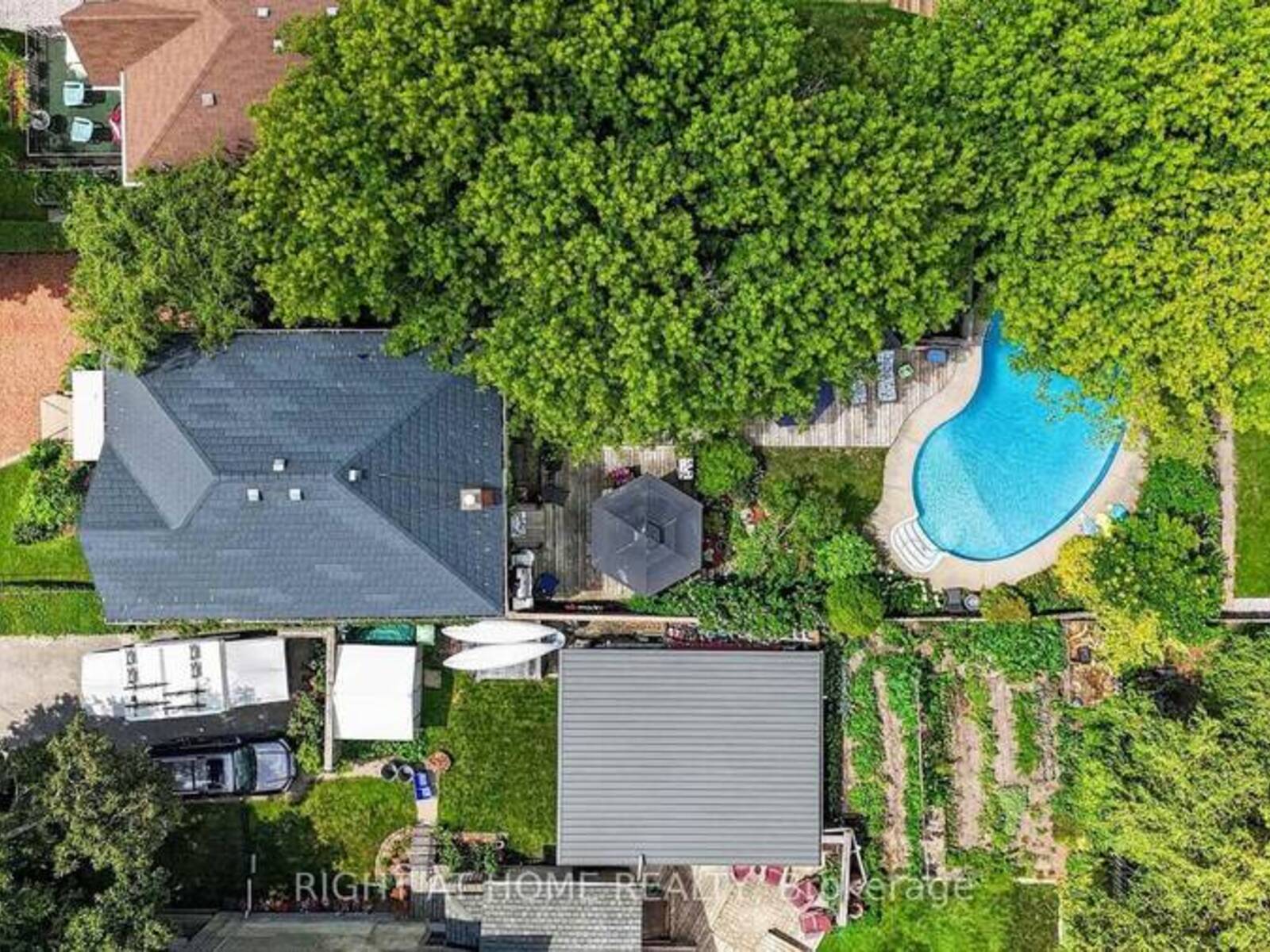 327 WELLINGTON STREET, St. Thomas, Ontario N5R 2T2