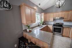 446 SOUTH LEAKSDALE CIRCLE | London Ontario | Slide Image Fifteen