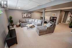 446 SOUTH LEAKSDALE CIRCLE | London Ontario | Slide Image Thirty-eight