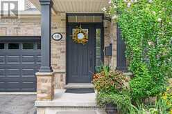 446 SOUTH LEAKSDALE CIRCLE | London Ontario | Slide Image Three