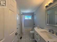 82 LACEY CRESCENT | London Ontario | Slide Image Fourteen