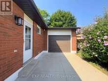 82 LACEY CRESCENT | London Ontario | Slide Image Seventeen