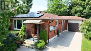 82 LACEY CRESCENT | London Ontario | Slide Image One