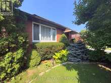 82 LACEY CRESCENT | London Ontario | Slide Image Three