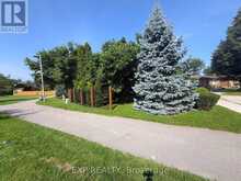 82 LACEY CRESCENT | London Ontario | Slide Image Four