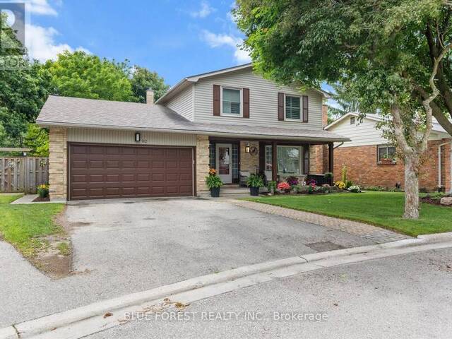 92 SALEM COURT London Ontario, N6K 1S9 - 4 Bedrooms Home For Sale