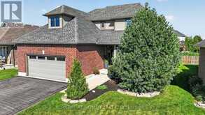 90 SHAW VALLEY DRIVE | St. Thomas Ontario | Slide Image Two