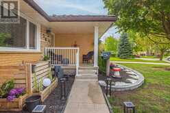 58 CENTRE CRESCENT N | London Ontario | Slide Image Four