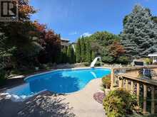 18 JENNIFER GARDENS | London Ontario | Slide Image Three