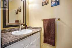 18 JENNIFER GARDENS | London Ontario | Slide Image Nine
