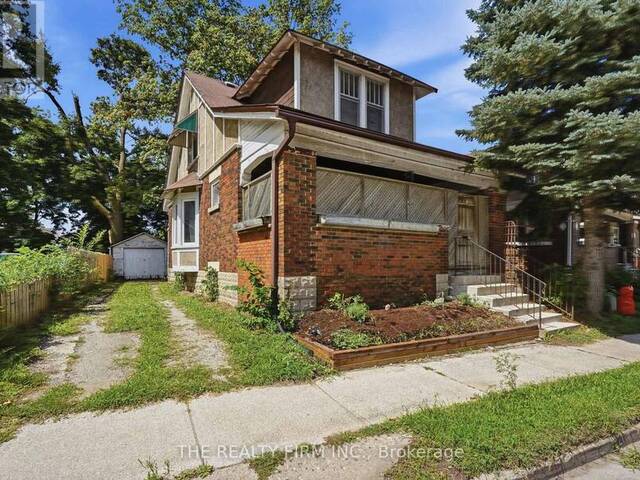 35 WHARNCLIFFE ROAD S London Ontario, N6J 2J5 - 4 Bedrooms Home For Sale