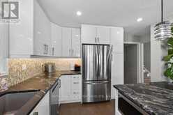 18 HAMMOND CRESCENT | London Ontario | Slide Image Eighteen