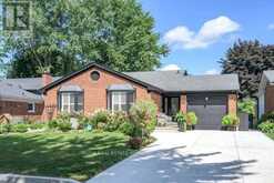 18 HAMMOND CRESCENT | London Ontario | Slide Image Two