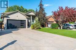 59 BRIDLE PATH | Strathroy-Caradoc Ontario | Slide Image Two