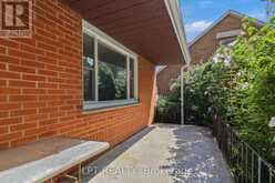 228 HIGHBURY AVENUE N | London Ontario | Slide Image Three