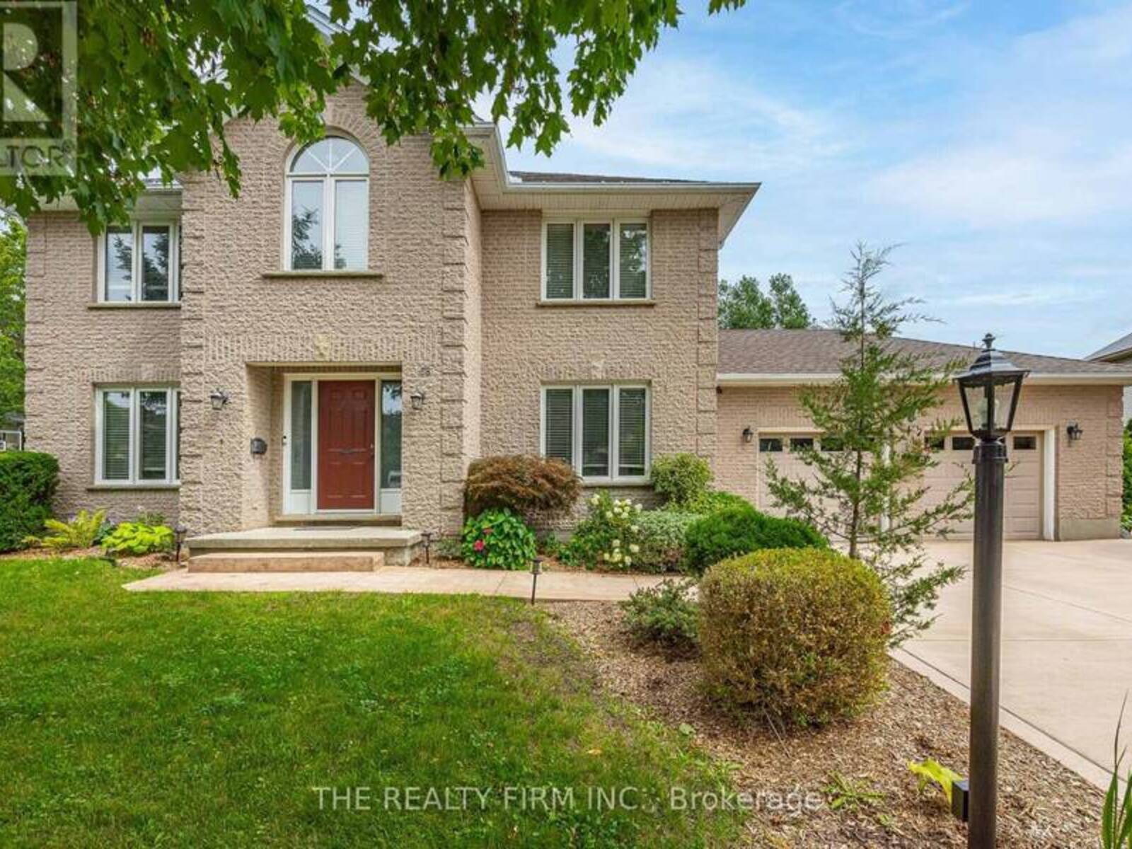 58 DISSING CRESCENT, London, Ontario N6H 5M4
