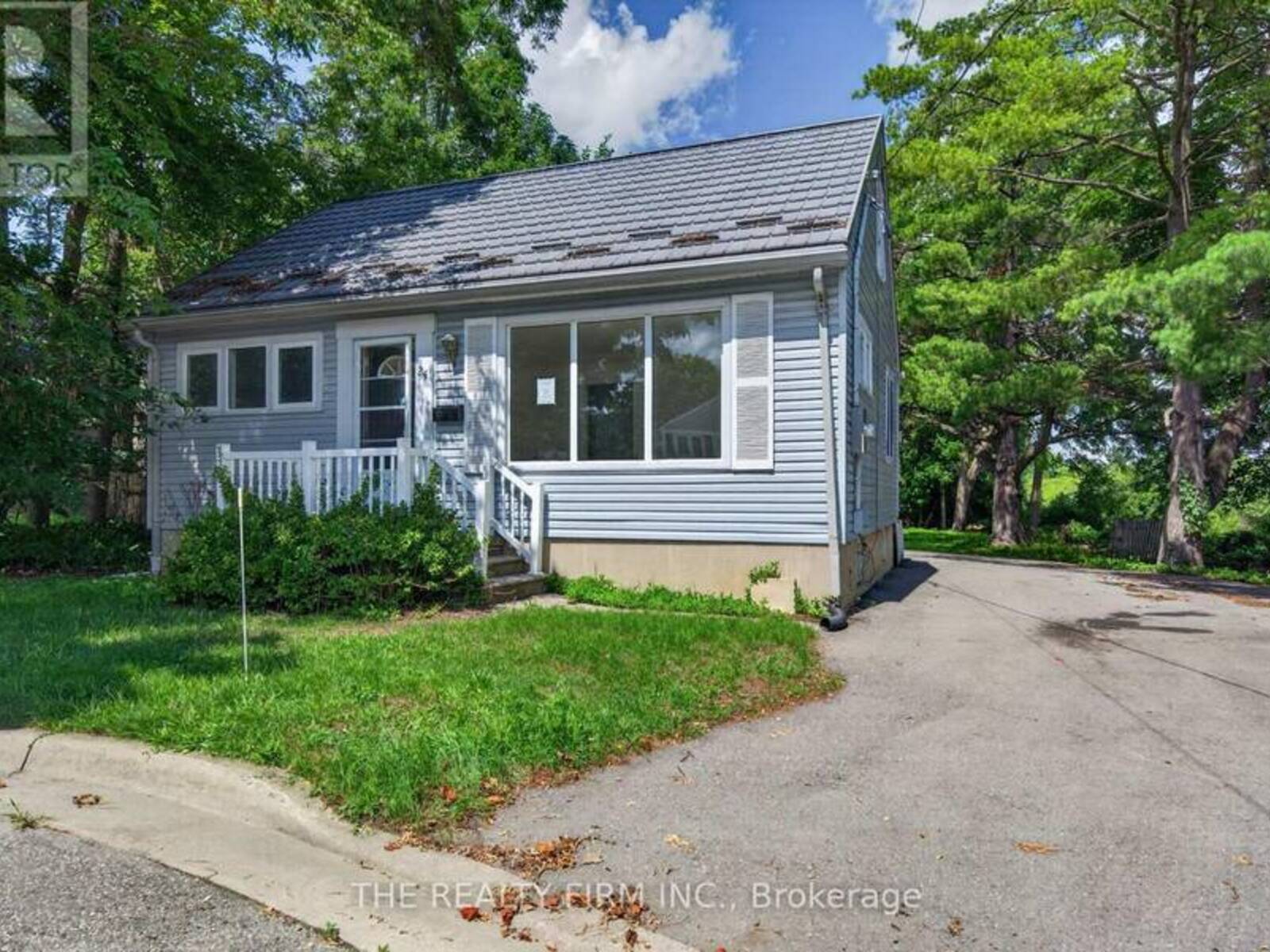 24 FAIRVIEW COURT, London, Ontario N6C 2C5
