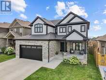 5 HARDY COURT | Lucan Biddulph Ontario | Slide Image Two