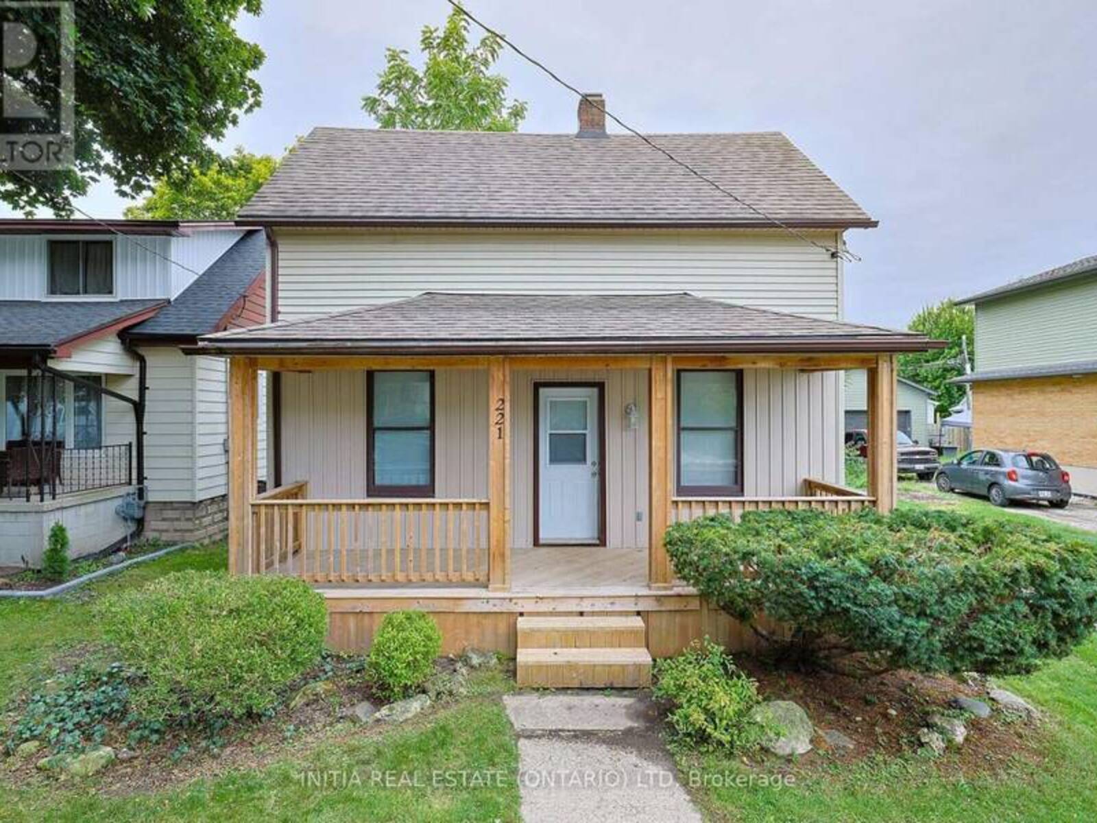 221 BRIGHT STREET, Sarnia, Ontario N7T 4E9