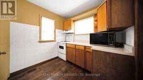 74 STERLING STREET | London Ontario | Slide Image Ten
