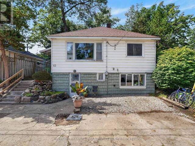 13 WARWICK AVENUE Grand Bend Ontario, N0M 1T0 - 2 Bedrooms Home For Sale
