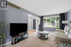 587 CLASSIC COURT | London Ontario | Slide Image Nine