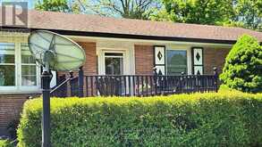 648 WESTWOOD DRIVE | London Ontario | Slide Image Three