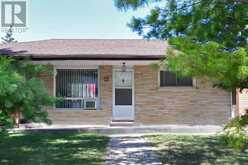 27 HILL STREET | Grand Bend Ontario | Slide Image Nine