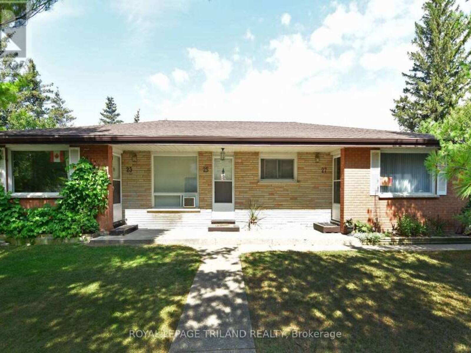 27 HILL STREET, Grand Bend, Ontario N0M 1T0