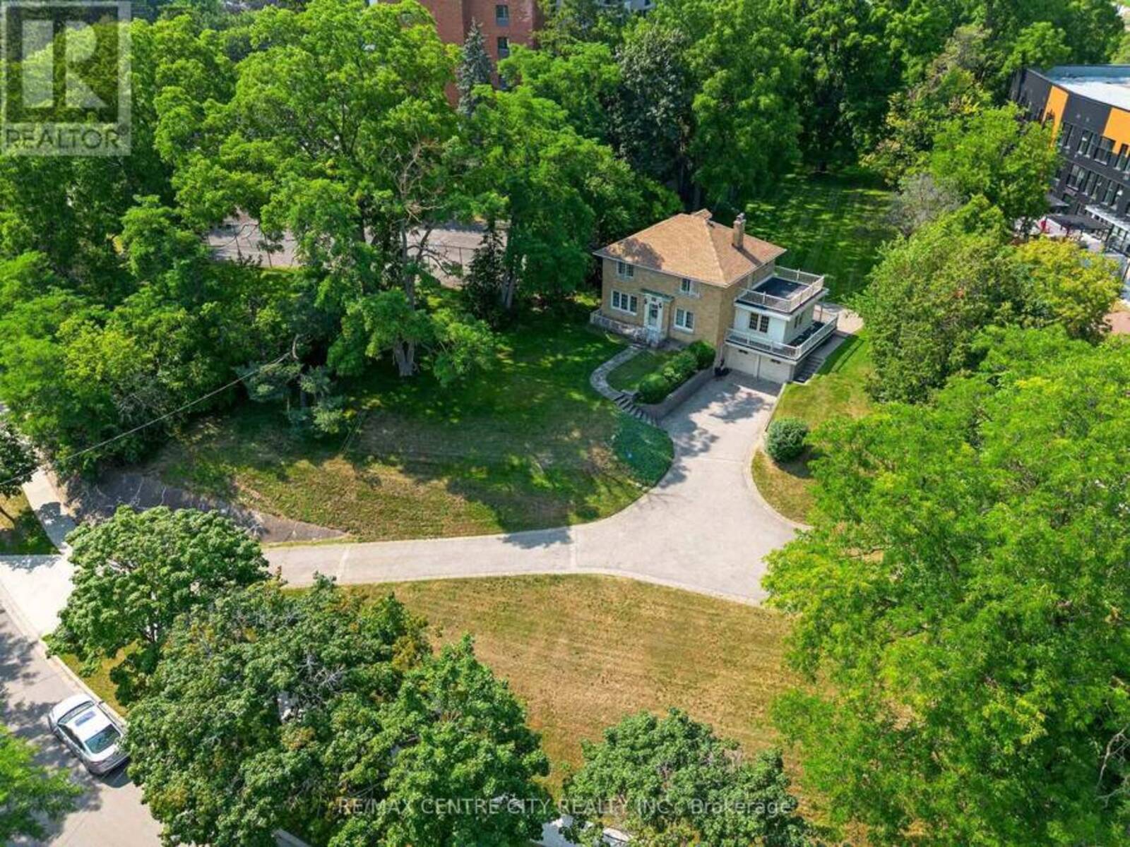 272 SHELDON AVENUE N, Kitchener, Ontario N2A 1G7