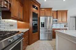 944 COLLINS DRIVE | London Ontario | Slide Image Twelve