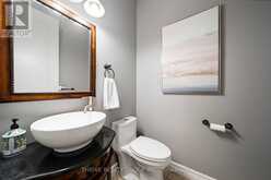 944 COLLINS DRIVE | London Ontario | Slide Image Fifteen