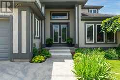 944 COLLINS DRIVE | London Ontario | Slide Image Two