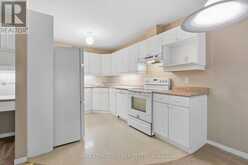 18 - 122 SHERWOOD FOREST SQUARE | London Ontario | Slide Image Fifteen