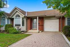 18 - 122 SHERWOOD FOREST SQUARE | London Ontario | Slide Image Three